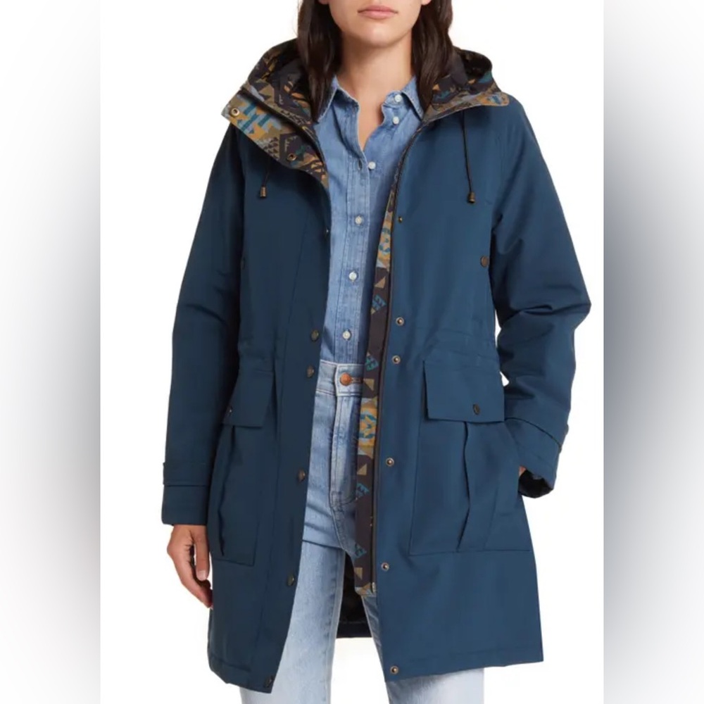Pendleton Bridgeport Water Resistant Hooded Jacket in Moroccan Blue